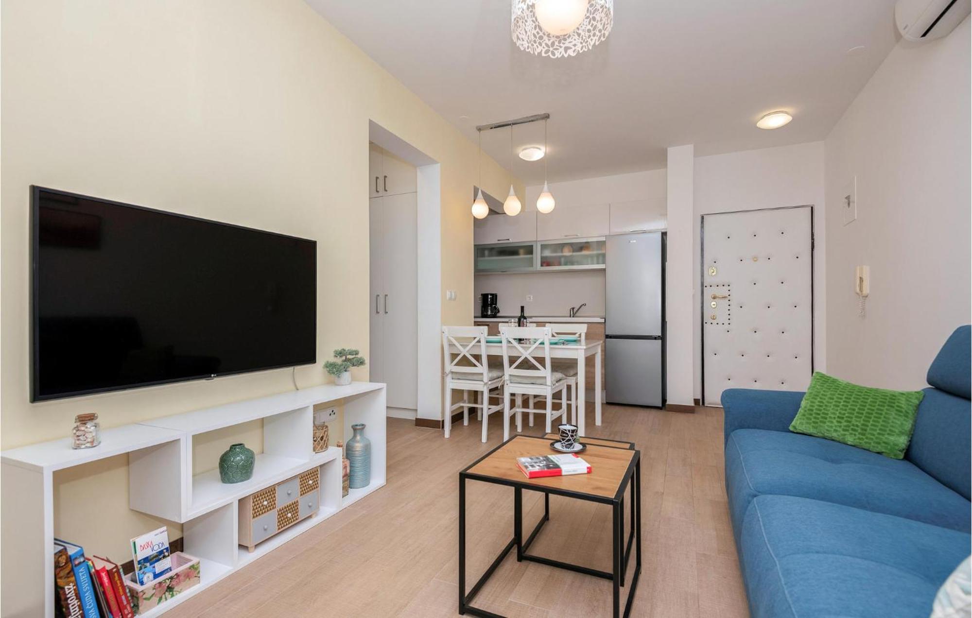 1 Bedroom Beautiful Apartment In Baska Voda Exterior photo